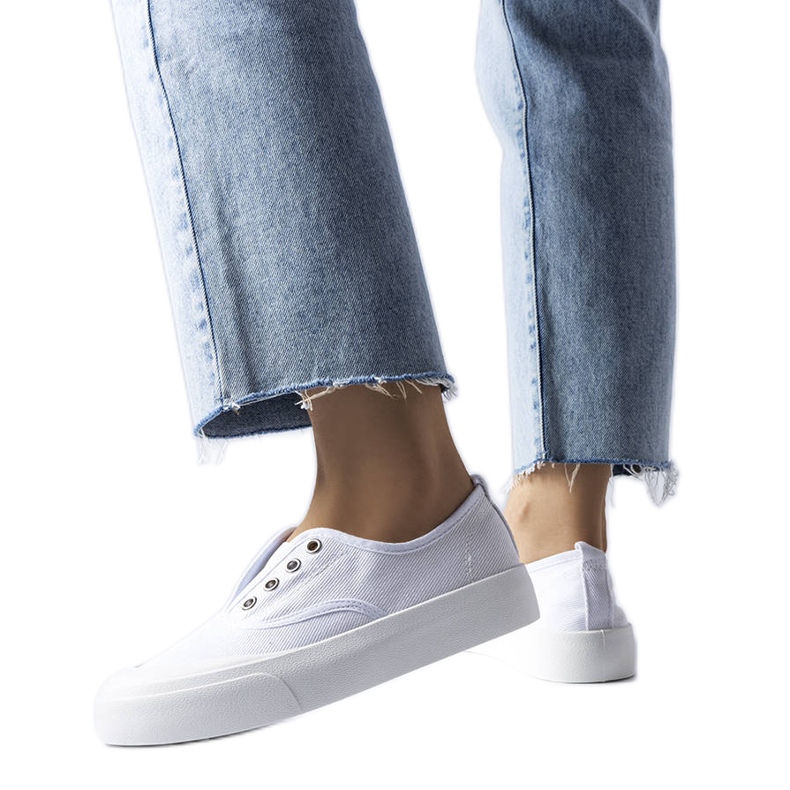 Rabicanin valkoiset lenkkarit valkoinen