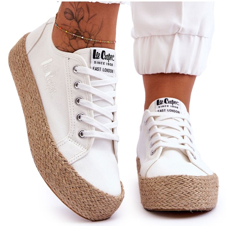 Muodikkaat punotut tennarit Lee Cooper LCW-23-31-1796L valkoinen