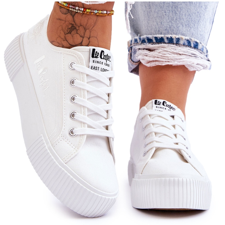 Mukavat lenkkarit Lee Cooper LCW-23-31-1806L valkoinen