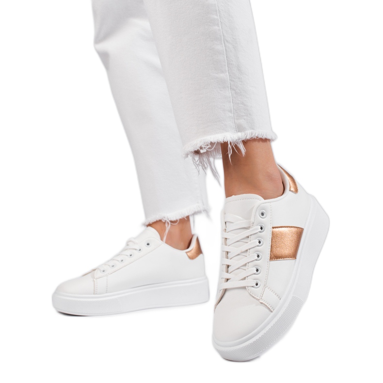 Valkoiset naisten tennarit Shelovet-alustalla valkoinen