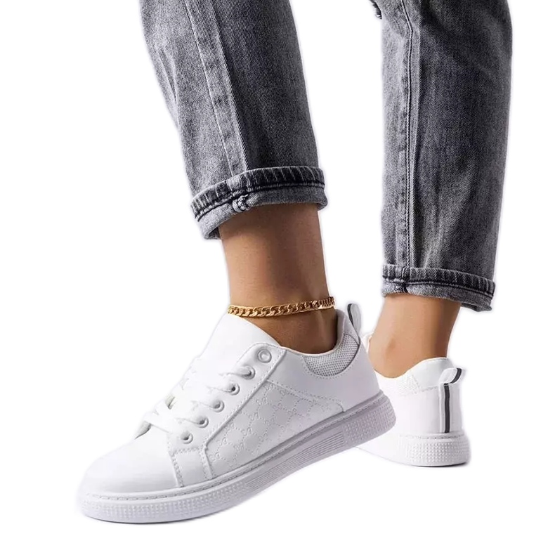 BM Valkoiset tennarit, joissa Dreux-kuvio valkoinen