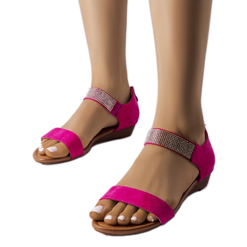 Dufresnen vaaleanpunaiset sandaalit, jotka on koristeltu strassilla vaaleanpunainen