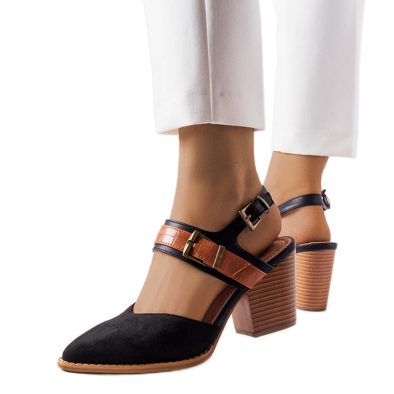 Hardouin mustat stiletto-pumput