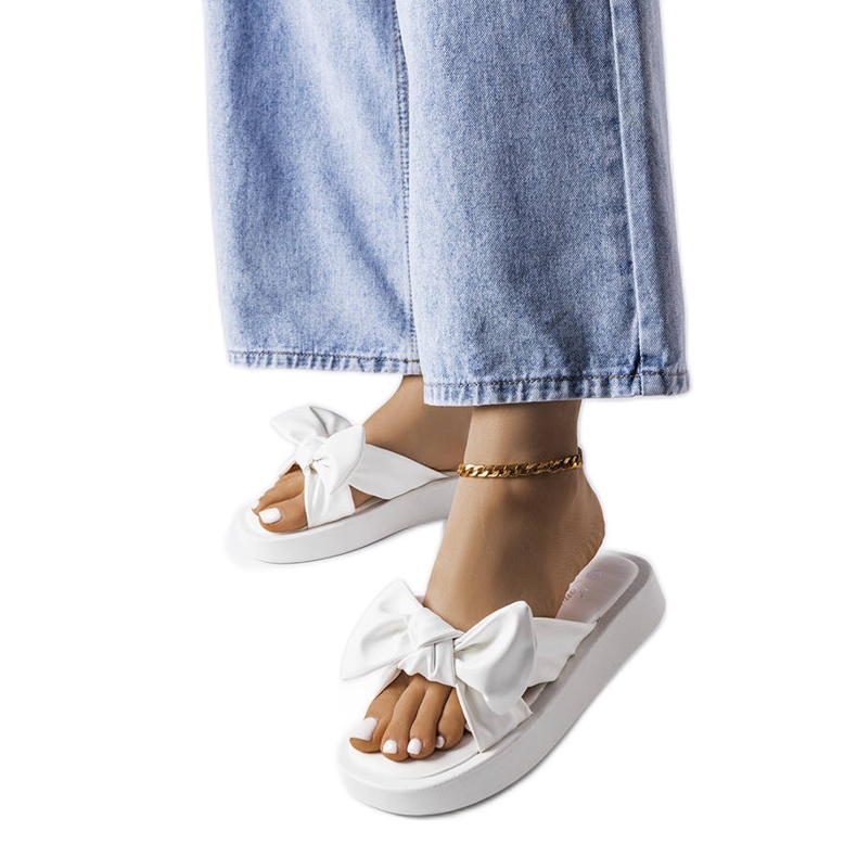 Edvardin valkoiset sandaalit rusetilla valkoinen