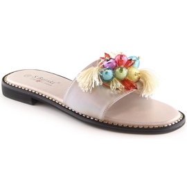 Naisten mukavat beigenväriset litteät sandaalit helmillä S.Barski Kv 2775-47