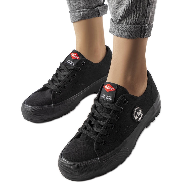 Lee Cooper LCW-23-44-1652L mustat tennarit