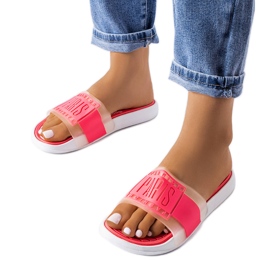 Vaaleanpunaiset kumitossut Pariisista vaaleanpunainen