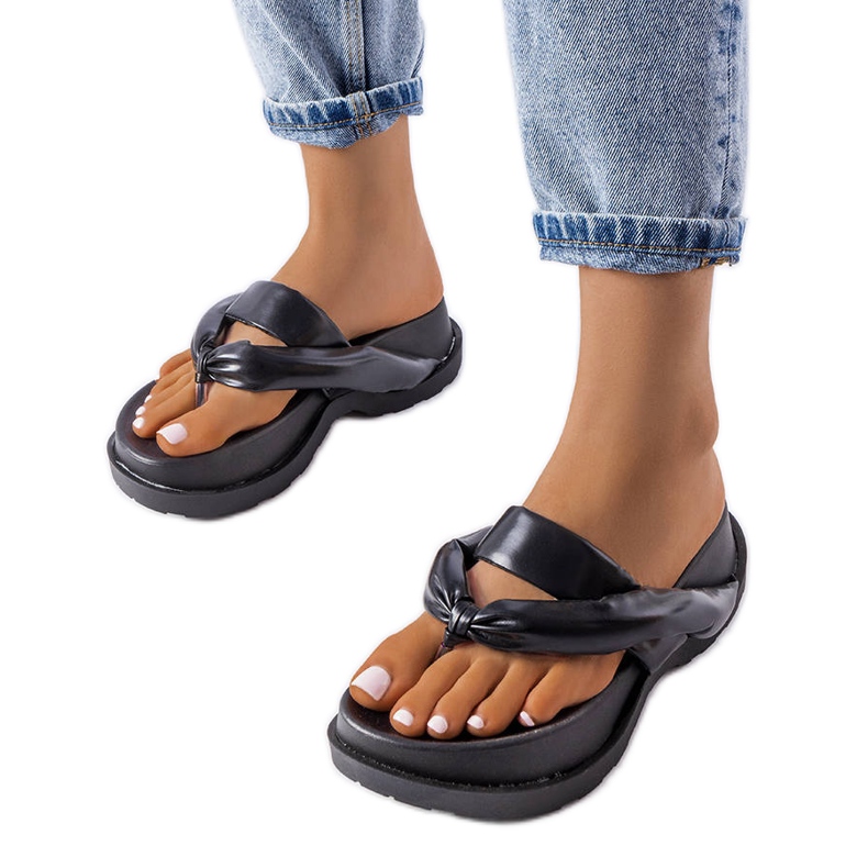 BM Lachapellen mustat alustasandaalit