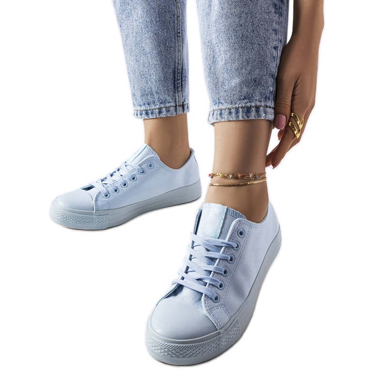 Esmerauden siniset lenkkarit sininen