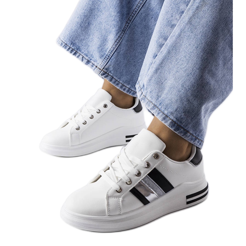 Sacatonin mustavalkoiset alustalenkkarit valkoinen