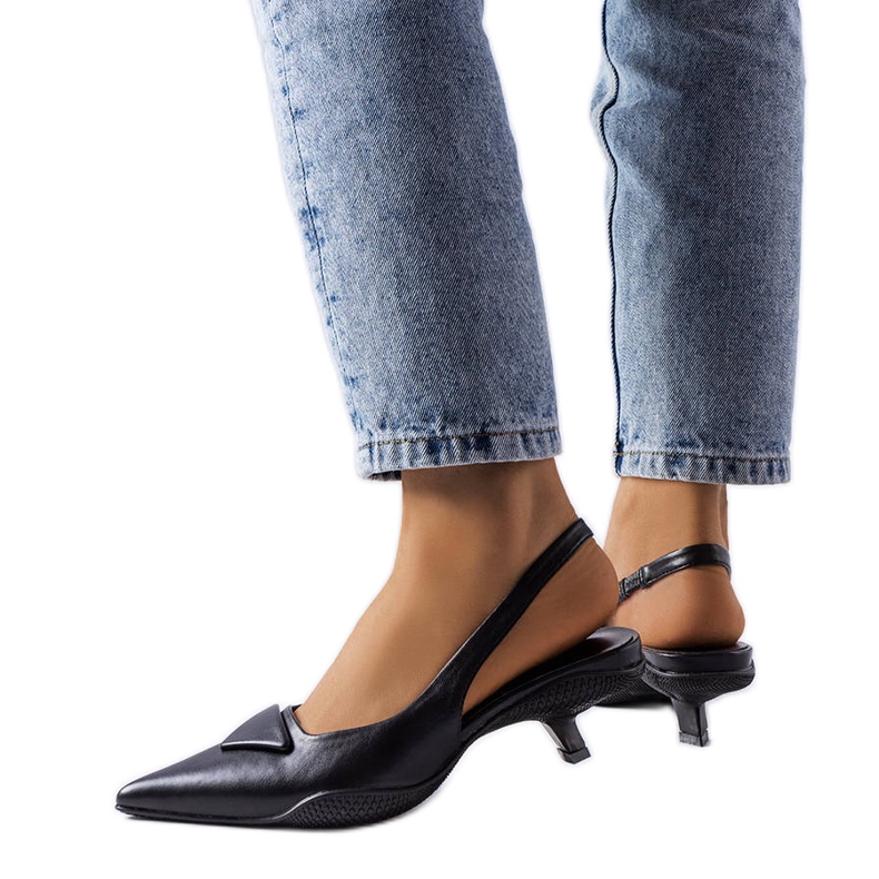 Labonté mustat matalakorkoiset sandaalit