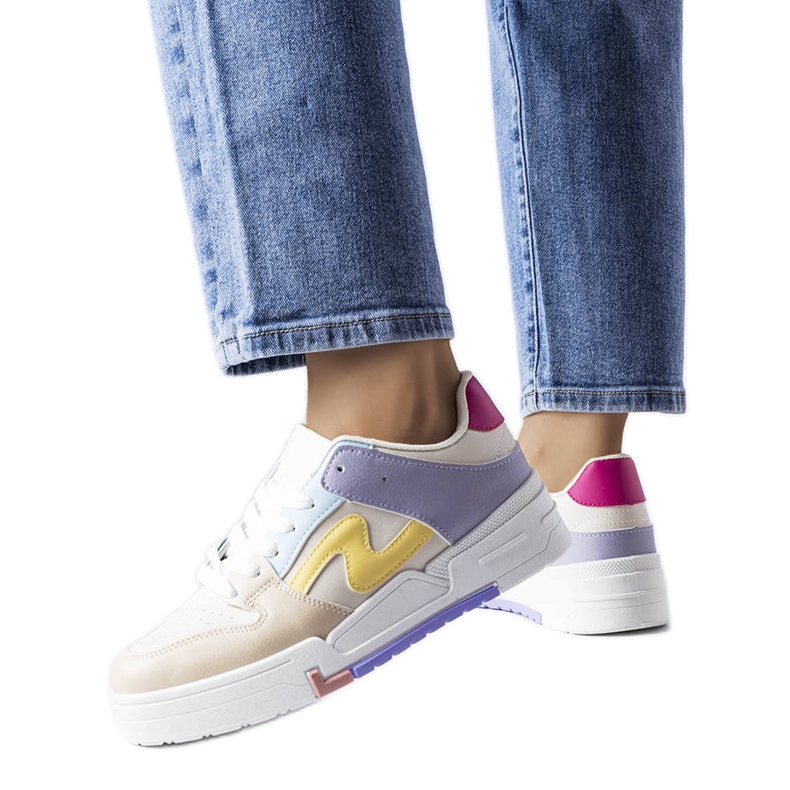 Harterin beigenväriset saappaat paksummalla pohjalla