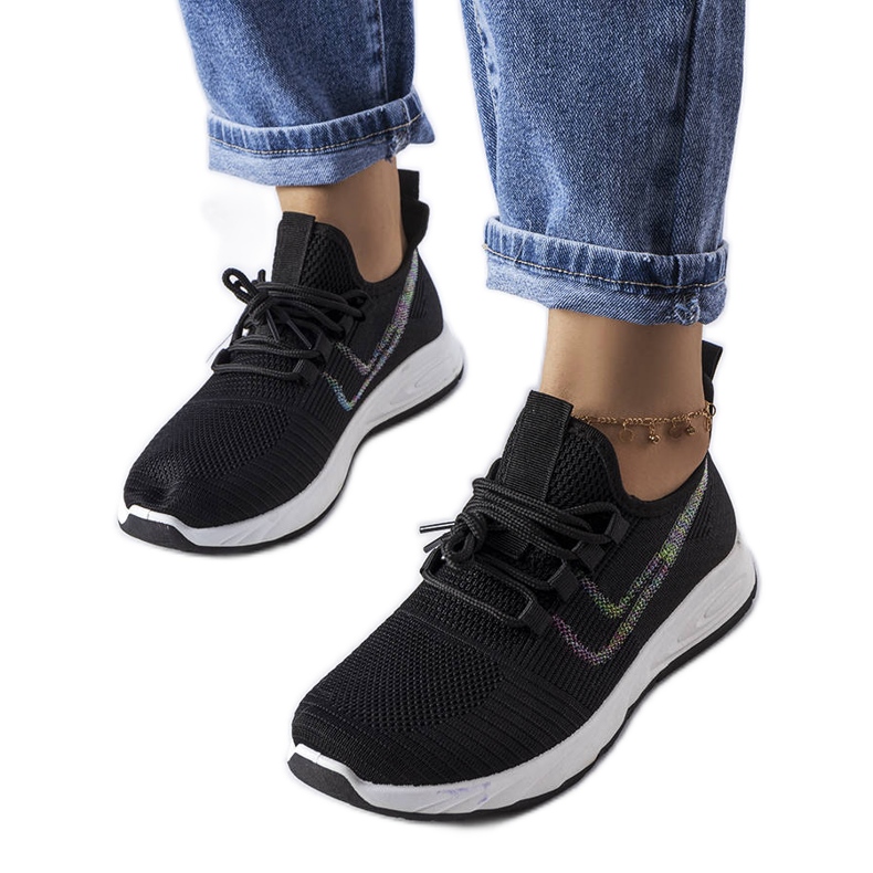 McKeylorin mustat tekstiililenkkarit