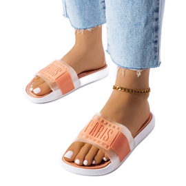 Beiget kumitossut Pariisista