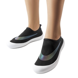 Stoverin mustat joustavat tennarit