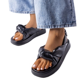 Clarice mustat kiila sandaalit