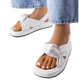 Clarice valkoiset kiila sandaalit valkoinen