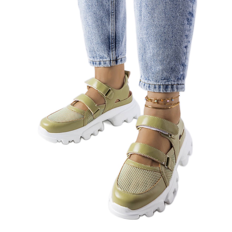 Djursin vihreät tennarit massiivisessa pohjassa