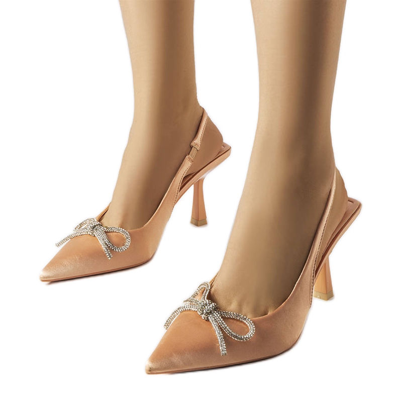 Beiget korot, joissa Wildrose-rusetti