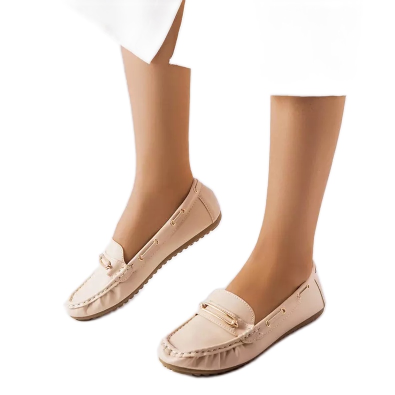 BM Seattle-applikaatiolla koristeltu beige-loafer