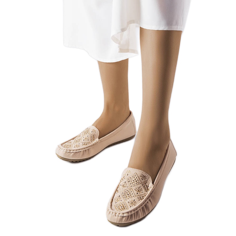 Gamache-strasseilla koristeltu beige-loafer