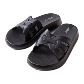 Coudert mustat kumiliukumäet