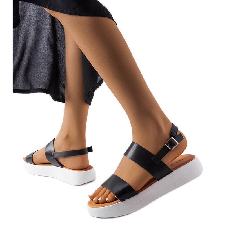 BM Isaacin mustat alustasandaalit