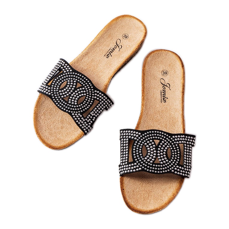 Mustat liukumäet koristeltu Lagacé-suihkuilla