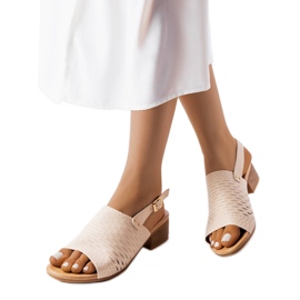 Beiget matalakorkoiset sandaalit