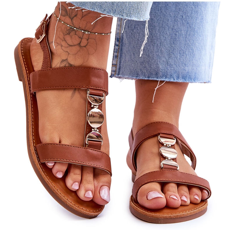 Naisten litteät sandaalit, joissa koristeellinen hihna, ruskea marja