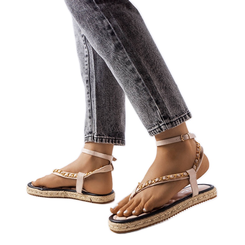 Varieurin beige-sandaalit, joissa on ketju