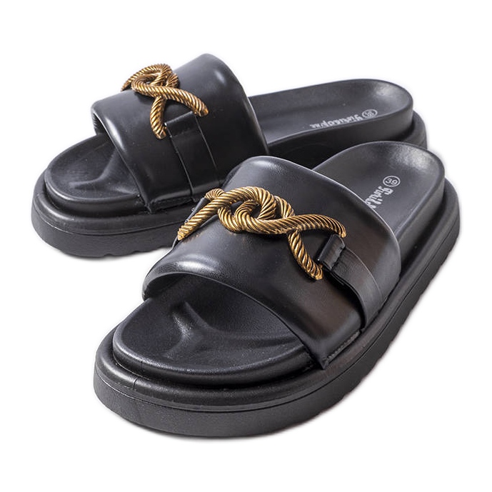 Frédériquen mustat alustasandaalit