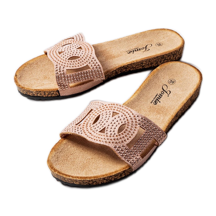 Vaaleanpunaiset liukumäet, jotka on koristeltu Lagacé-suihkuilla vaaleanpunainen