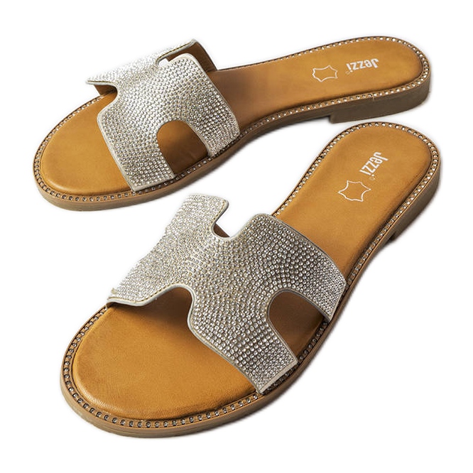 Hopeiset liukumäet, joissa Lazure-nahkaosa hopea