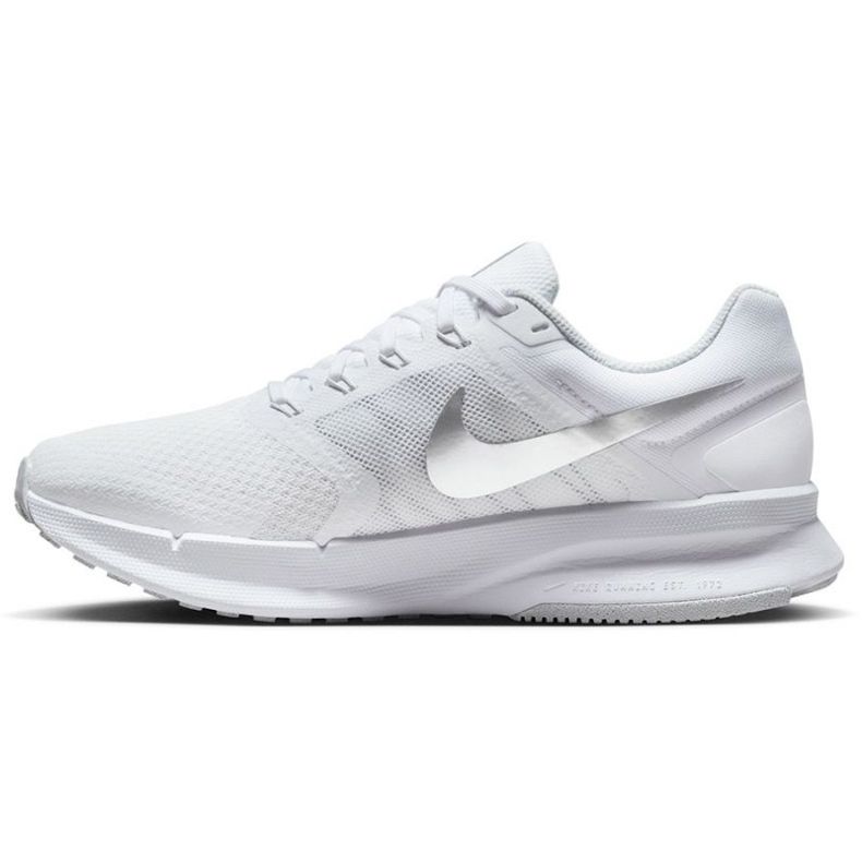 Juoksukengät Nike Run Swift 3 W DR2698 101 valkoinen