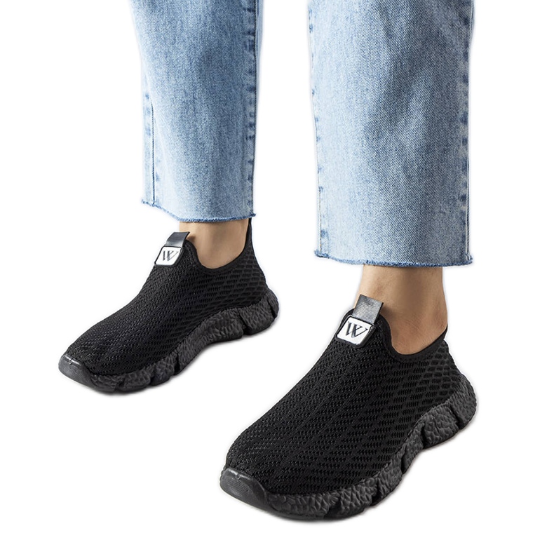 Yellvillen mustat slip-on lenkkarit