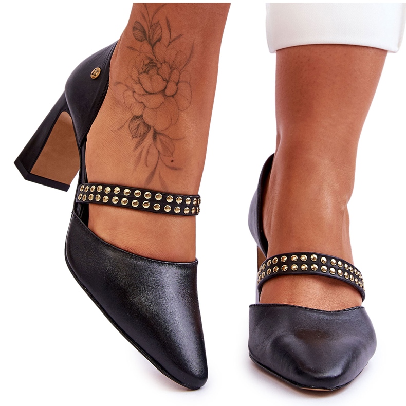 Nahkapumput vyöllä Maciejka 05950-01 Musta