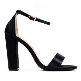 Shelovet mustat korkokengät sandaalit