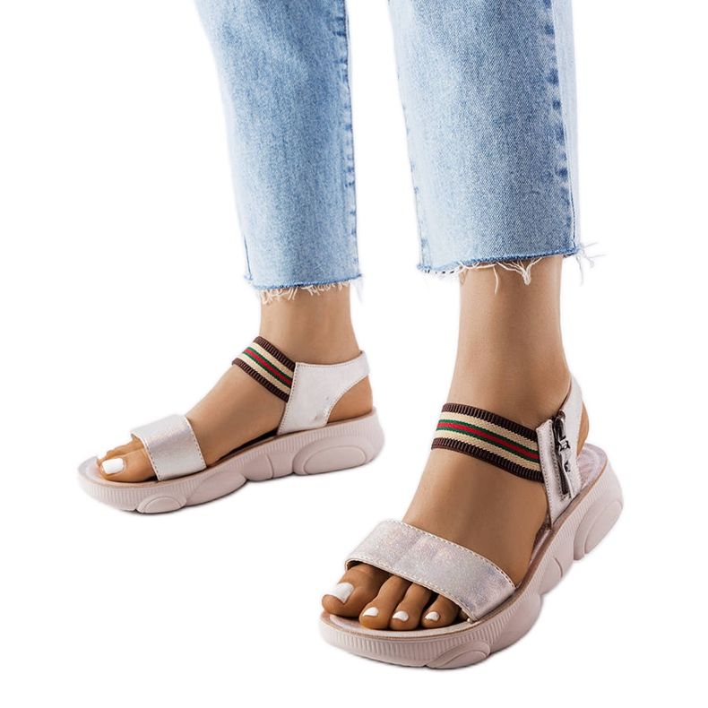 Parsipin beige-metalliset urheilusandaalit