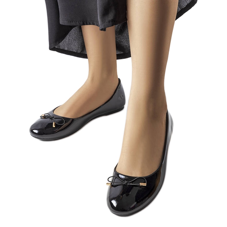 Lakewoodin mustat patentoitu ballerinat