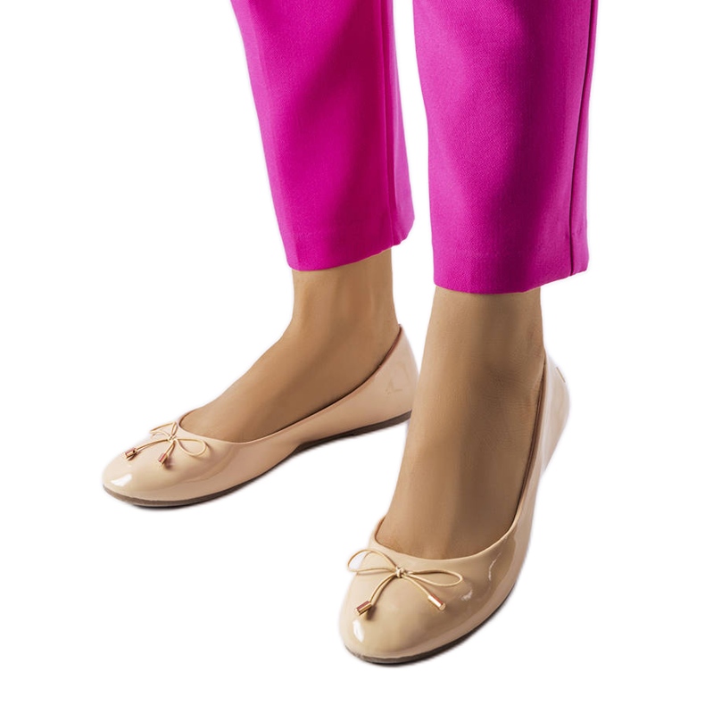 Lakewood beige lakatut ballerinat