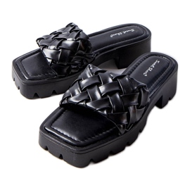 Loran mustat traktoripohjalliset tossut