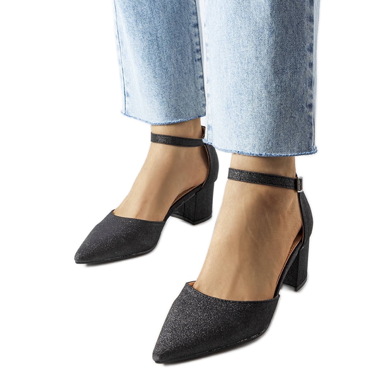 Sttele mustat matalakorkoiset pumput