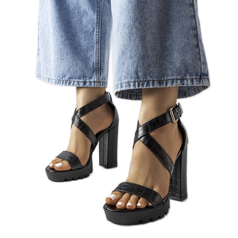 Trépanierin mustat korkokengät