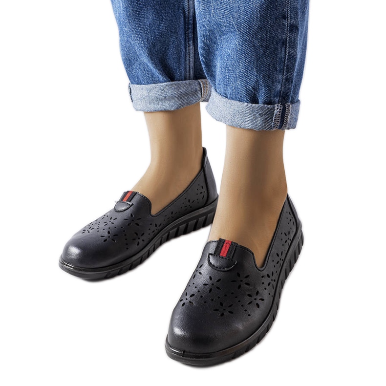 Jolin mustat vaaleat loaferit