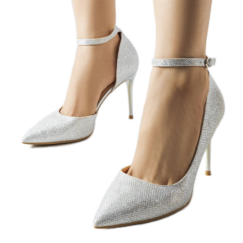 Inna Nikolina hopeabrokaattikorkokengät