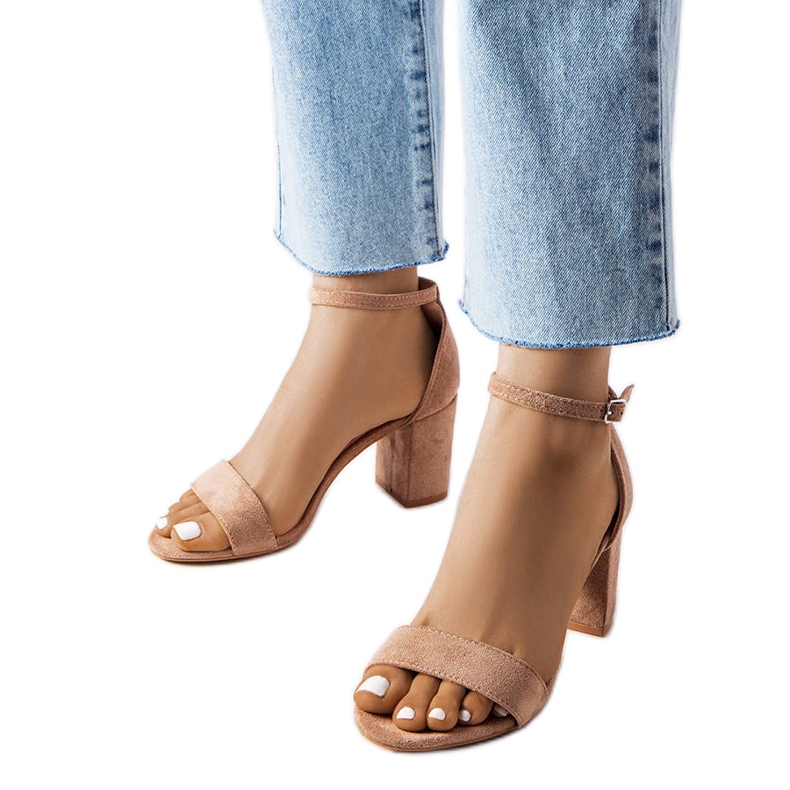 Lournan beige matalakorkoiset sandaalit