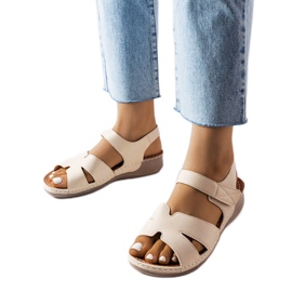 Nellyn beigenväriset matalat sandaalit