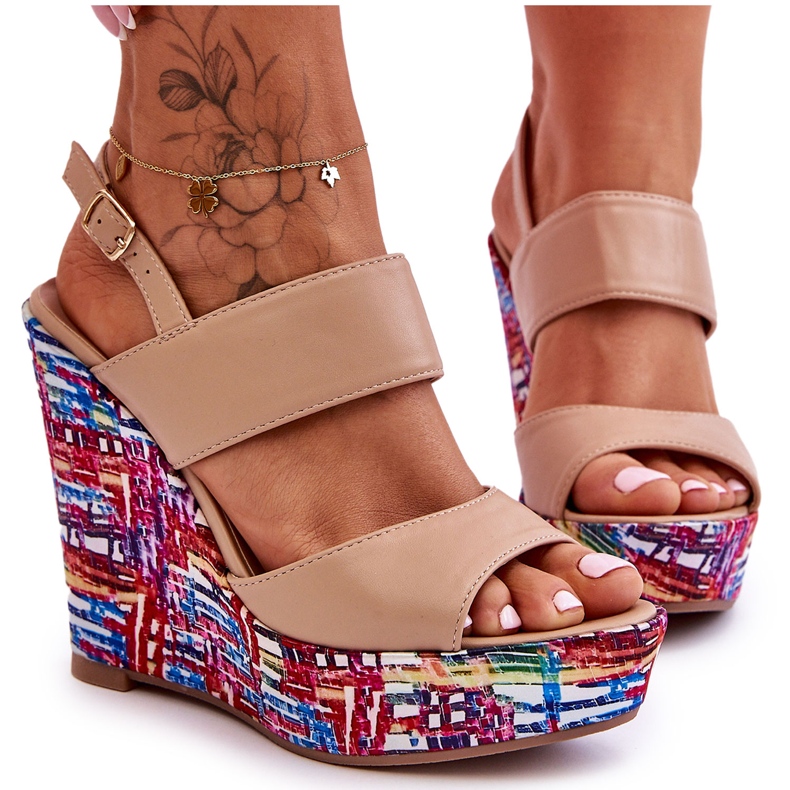 Calderia naisten wedge sandaalit beige