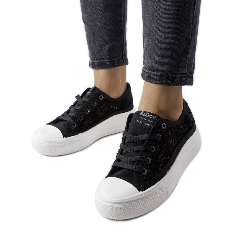 Mustat harjakattoiset lenkkarit Lee Cooper LCW-23-44-1618L